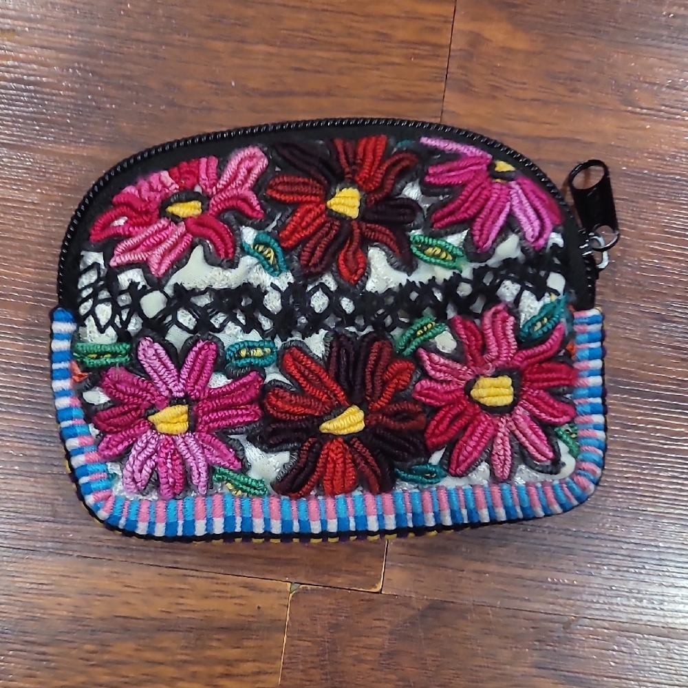 Floral Embroidered Women's Pouch